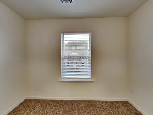 Building Photo - 975 Society Cir