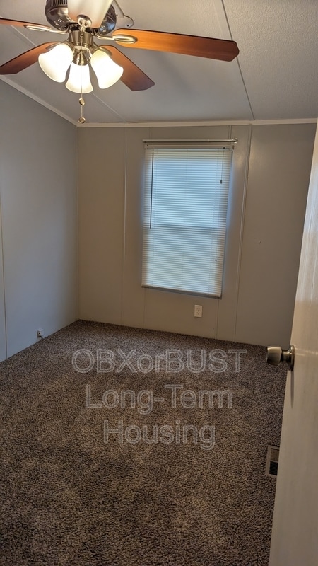 Building Photo - 106 Sumac Ln