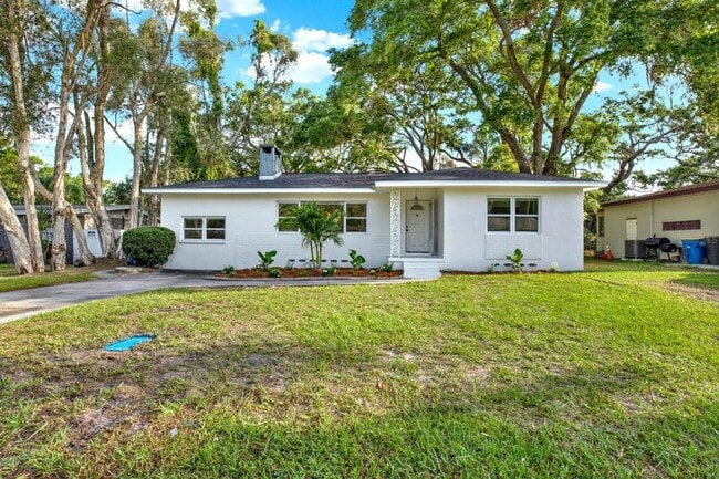 Primary Photo - 1352 Parkwood St