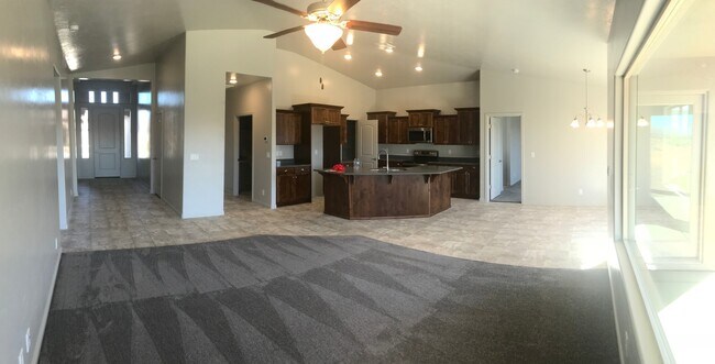 Building Photo - Beautiful Like New 4 bedroom home in Washington Fields!