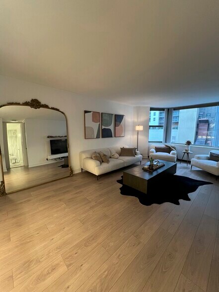 Building Photo - 535 N Michigan Ave