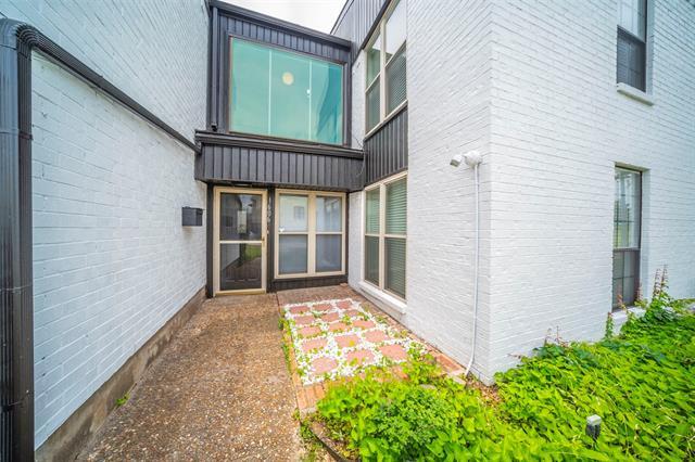Building Photo - 1606 Choteau Cir