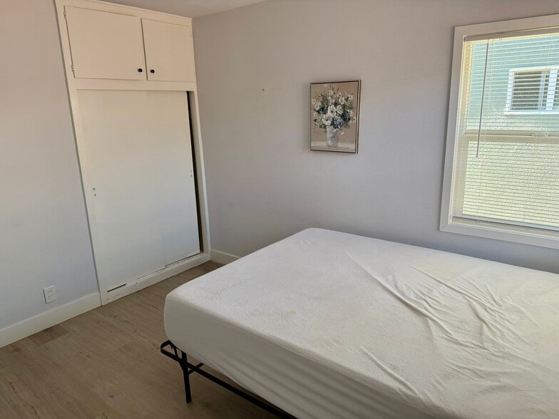 Building Photo - 13471 Jackson St