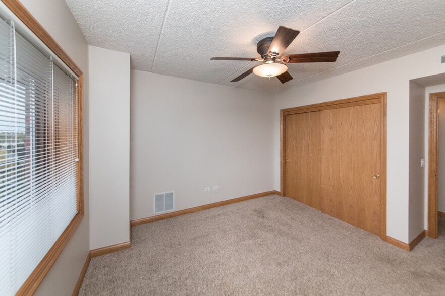 Bedroom 2 - 5555 N Cumberland Ave