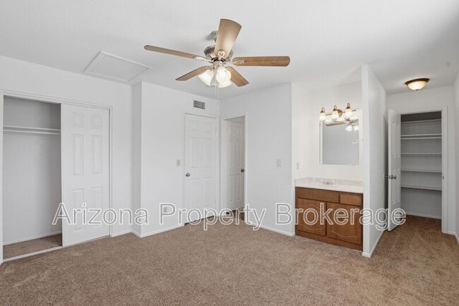 Building Photo - 238 E Vine Cir