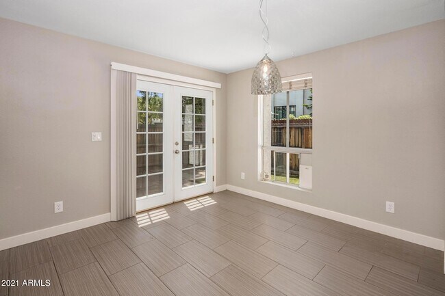 Building Photo - 13238 N 3rd Pl