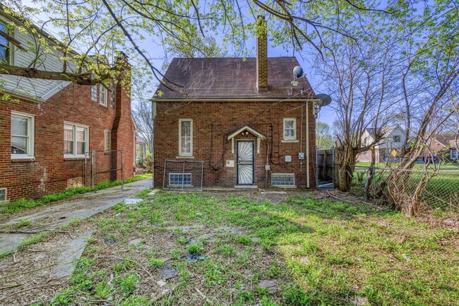 Building Photo - 13067 Wade St