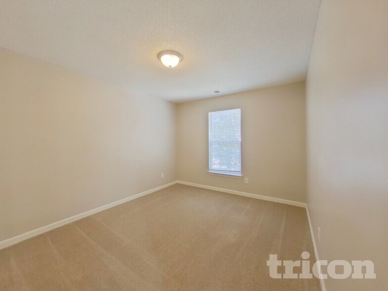 Building Photo - 8605 Appledale Dr