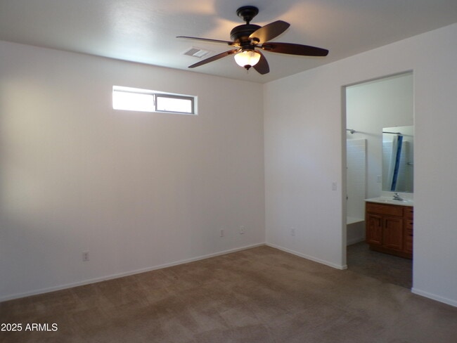 Building Photo - 1755 Oro Dr