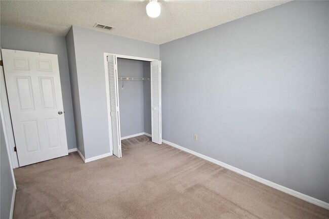 Building Photo - 3283 Oak Lake Pl