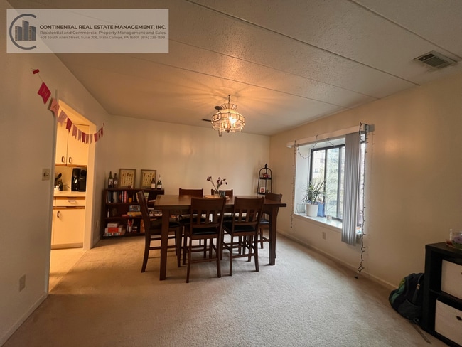 Building Photo - Downtown 2 Bedroom/2 Bathroom Apartment