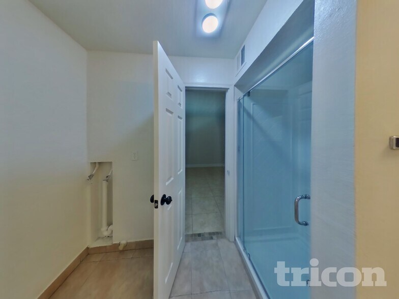 Building Photo - 1649 W Pueblo Ave