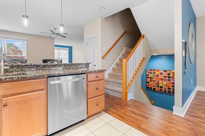 Building Photo - 9905 Bay Ct Ln