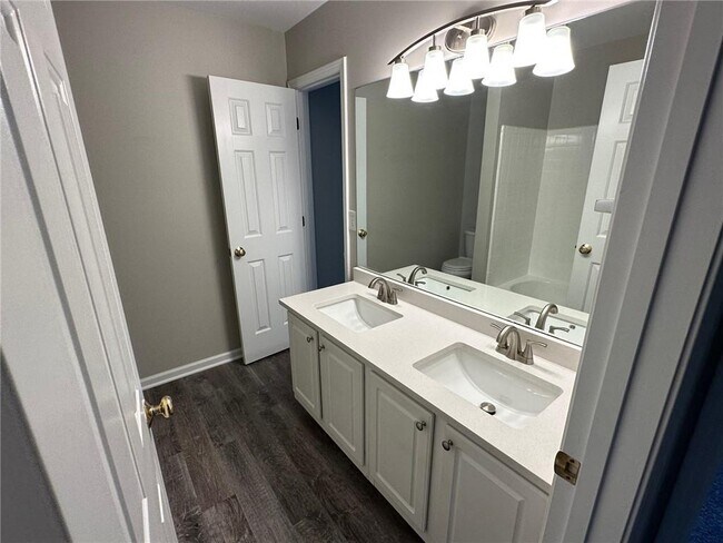 Building Photo - 6345 Turfway Dr