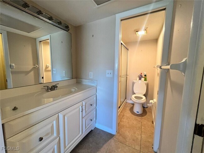 Building Photo - 3911 Country Club Blvd