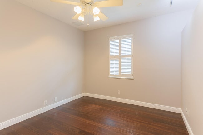 Building Photo - 3315 SE W Snow Rd