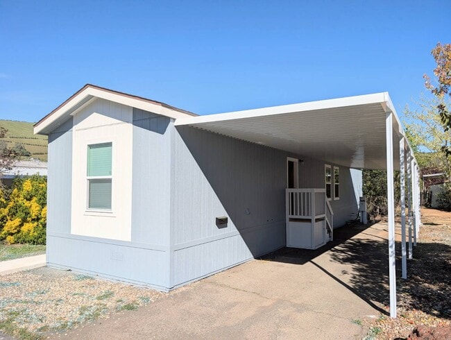 Building Photo - 400 Sulphur Bank Dr