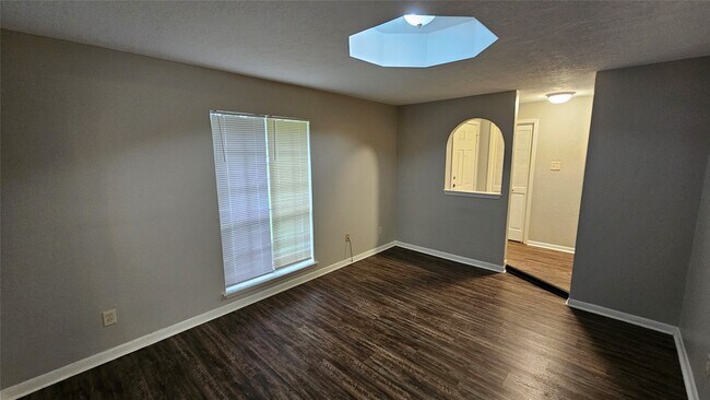 Building Photo - 1404 Cactus St