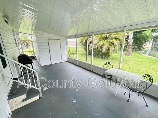 Building Photo - 415 Villa Nueva Cir