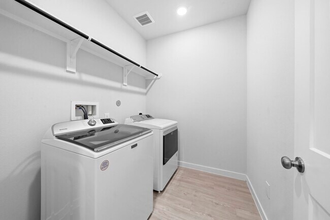 Building Photo - 5622 Fresh View Ct