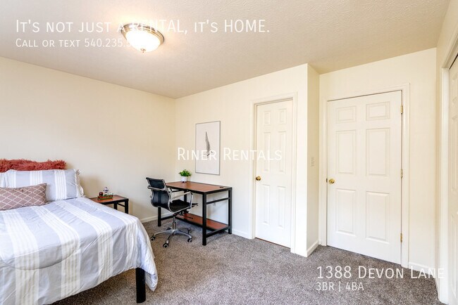 Building Photo - 1388 Devon Ln