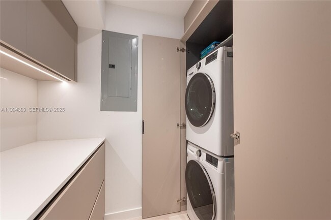 Building Photo - 255 Galen Dr