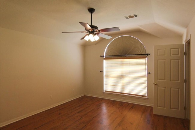 Building Photo - 3231 Stratford Pointe Dr