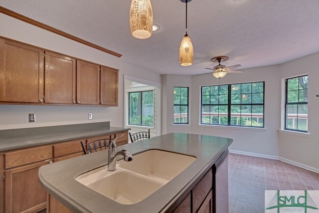 Building Photo - 130 Briarwood Ln