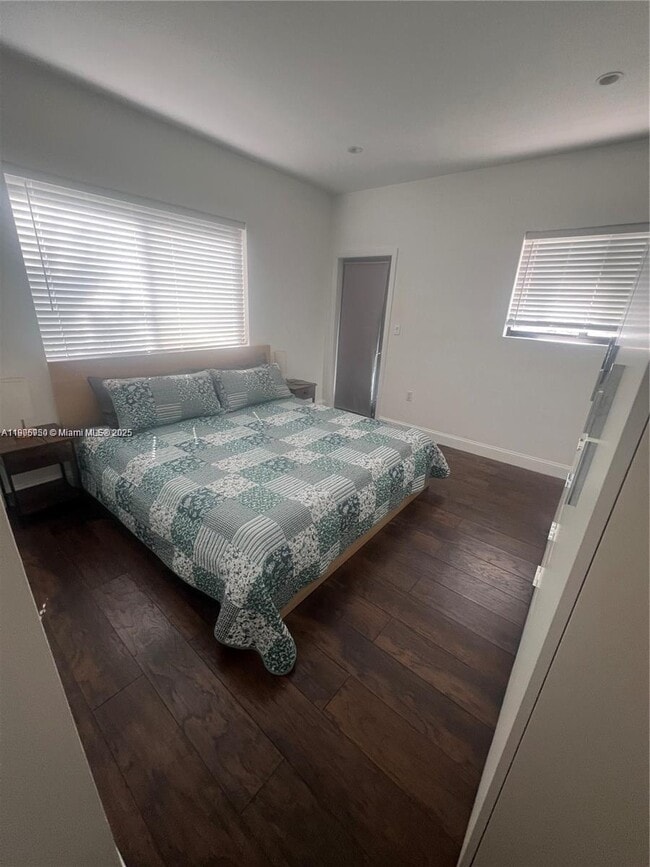 Building Photo - 920 SW 9th St