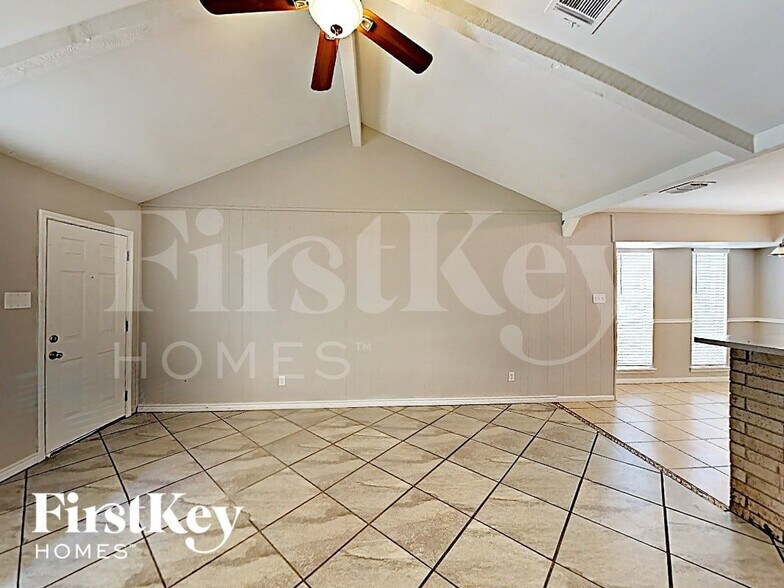 Building Photo - 6610 Rowell Ct