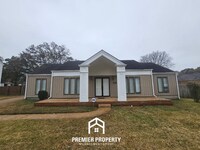 Building Photo - 6869 Amersham Dr