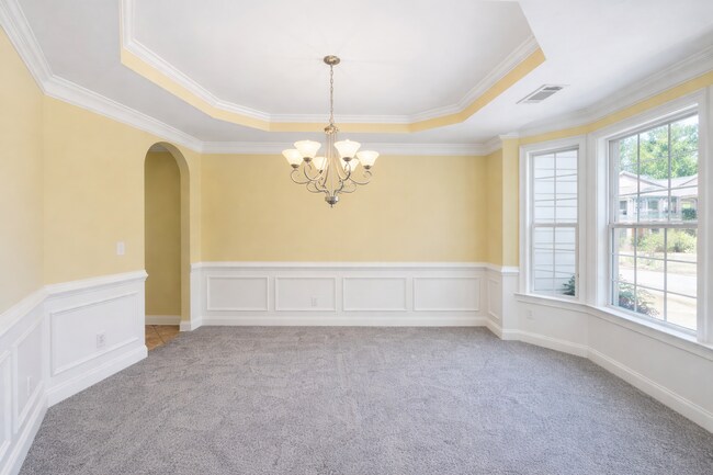 Building Photo - Clean 5 Bedroom Collins Hill Home with First Floor Suite and Oversized Master