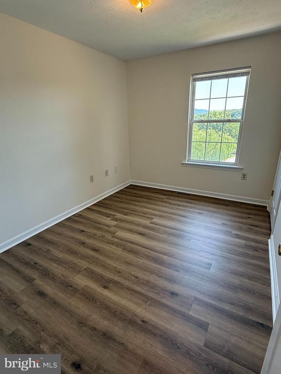 Building Photo - 1183 River Bend Ct