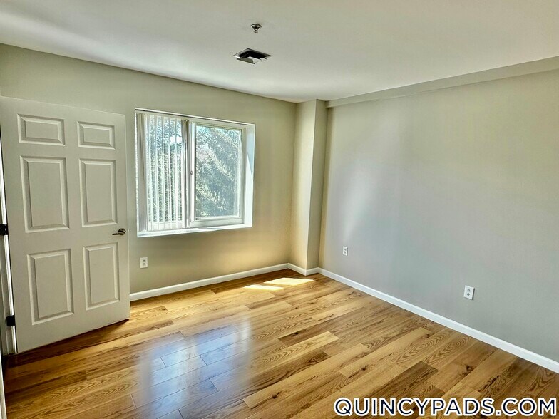 Building Photo - 1 Cityview Ln