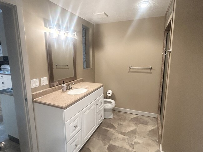 Building Photo - 1094 Gravel Hills Dr