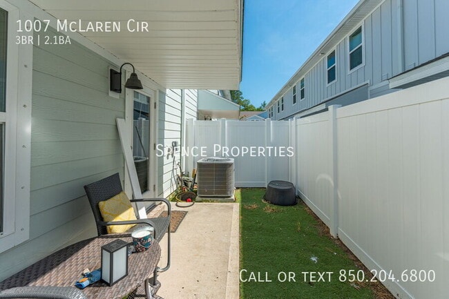 Building Photo - 1007 McLaren Cir