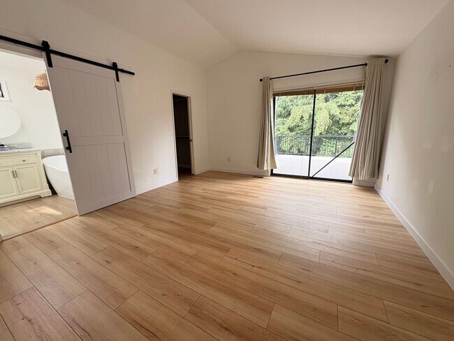 Building Photo - Bright and Spacious Newcastle Home -Open House Saturday the 27th 4:00-5:00