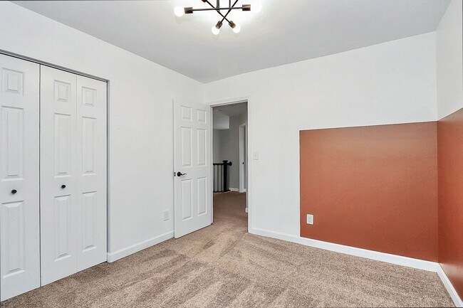 Building Photo - Welcome home to the popular Crossings neig...