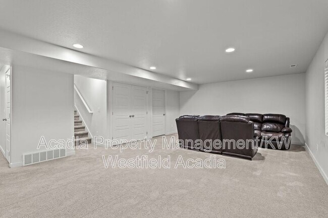 Building Photo - 298 Old Farm Ln