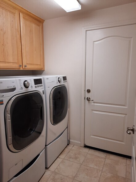 Laundry - 1764 Camino Real Way
