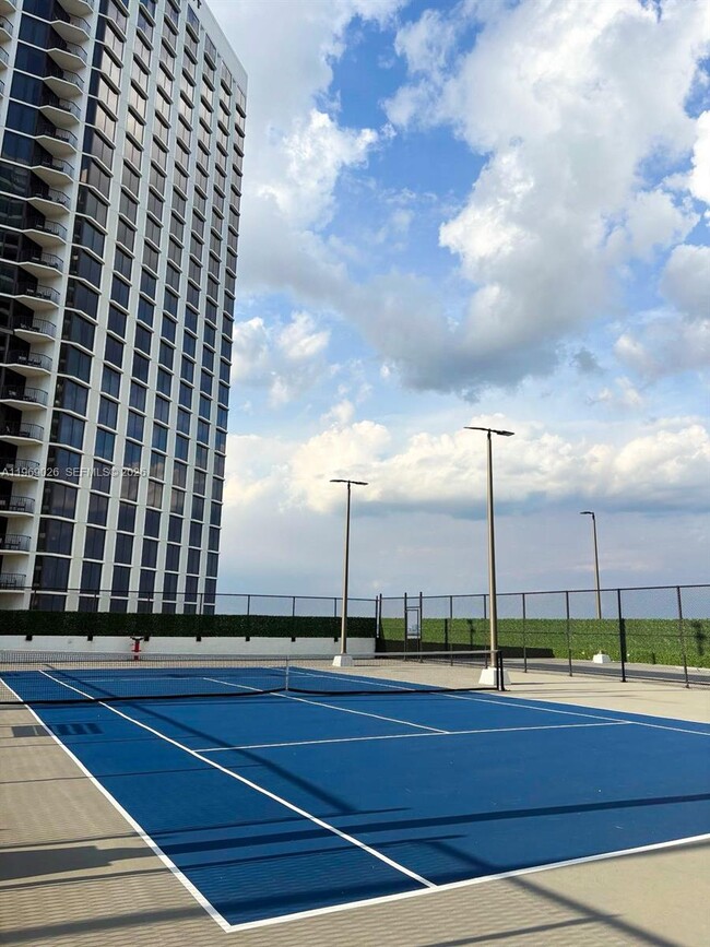 Building Photo - 555 NE 15th St