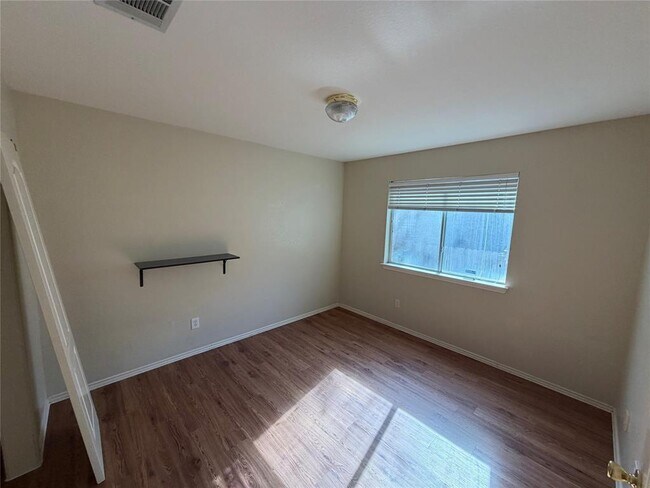 Building Photo - 10309 Broomflower Dr