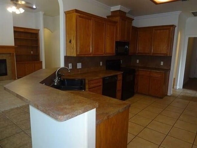 Building Photo - No App Fee. *