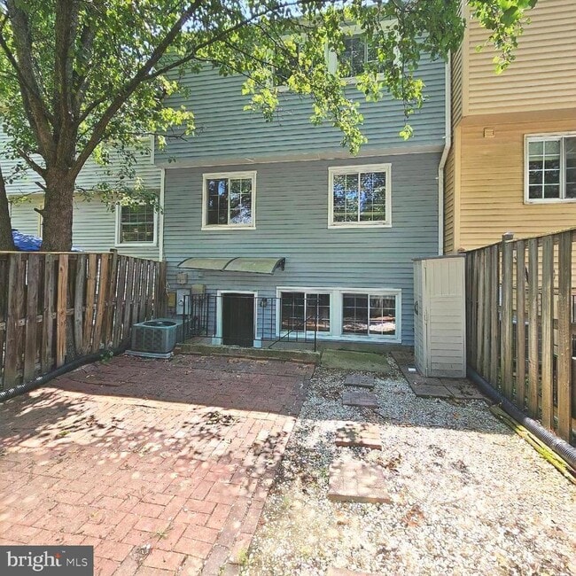 Building Photo - 5302 Harbor Ct Dr