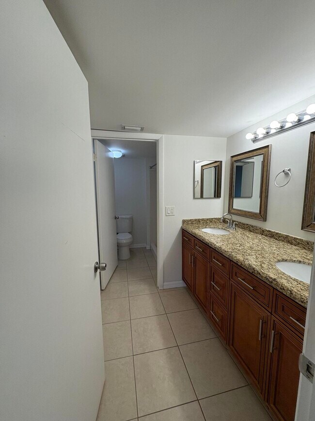 Building Photo - 6552 Arleigh Ct
