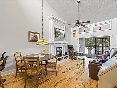 Building Photo - 222 Woodlake Wynde