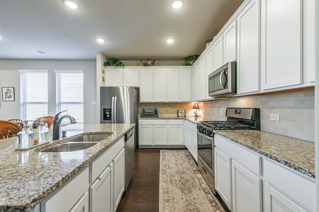 Building Photo - 8307 Divot Trce