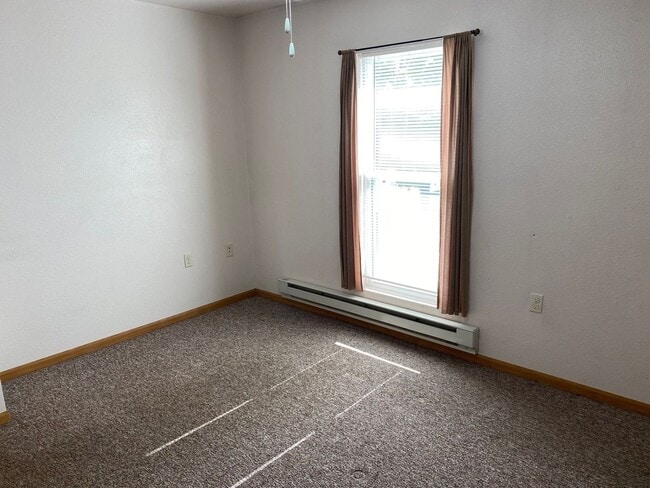 Building Photo - 127 E Rives St