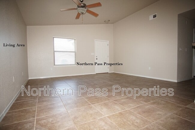 Building Photo - 10692 Canyon Sage Dr