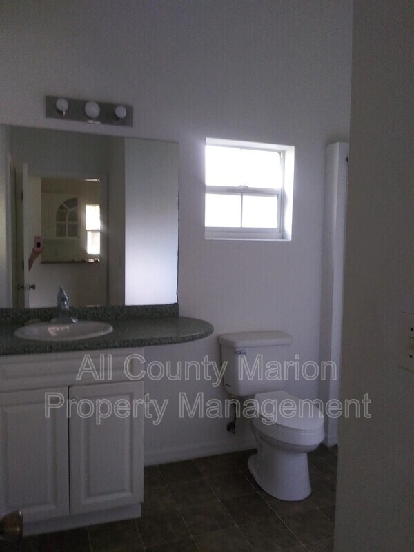 Building Photo - 1644 NW 4th St